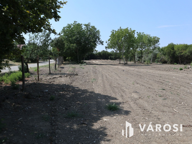 Szőreg kiváló részén, belterületi építési telek!