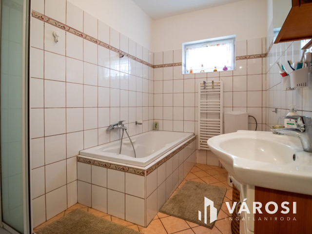 Bejáratott apartmanház a termálfürdő közelében