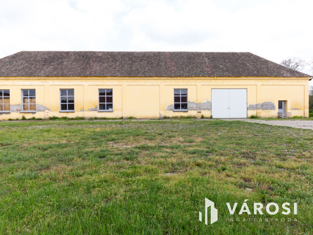 Derekegyházi ipari terület, vállalkozás eladó.