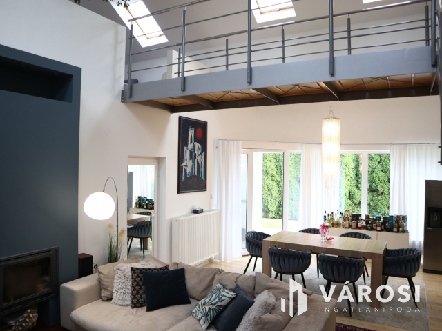 Medencés kényelem, kertvárosi környezetben!