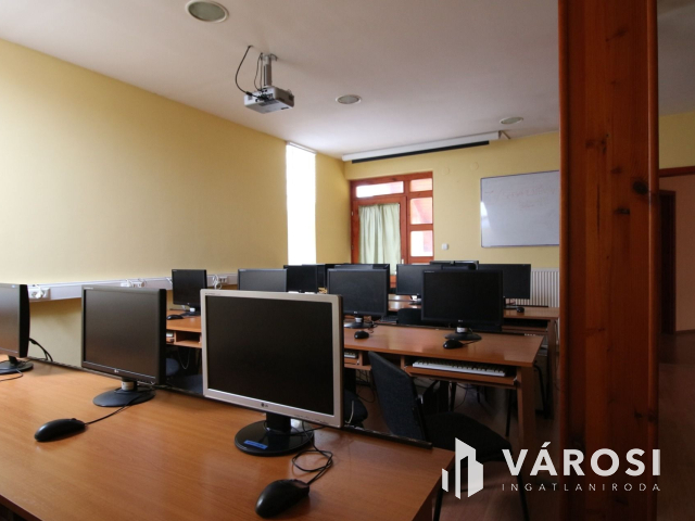 Befektetésre alkalmas családi ház eladó!