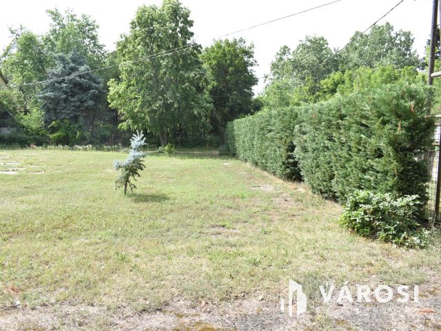 Eladó raktárépület!