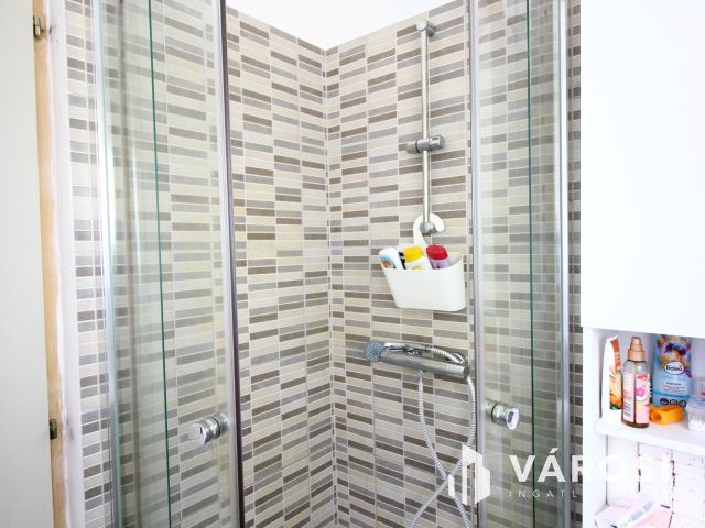 Napelemes tanya Balástyán