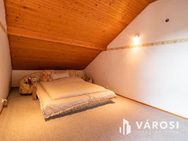 Otthonos álomház a Ráchegyen