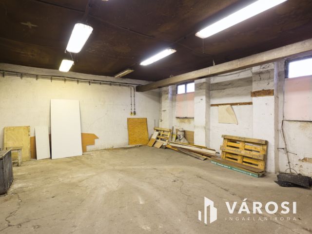 166 m2-es raktár-műhely kiadó
