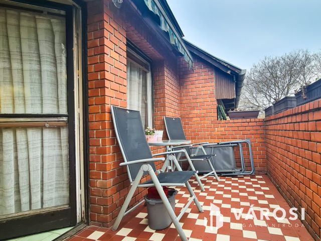 Eladó 4 szobás lakás, kertkapcsolattal