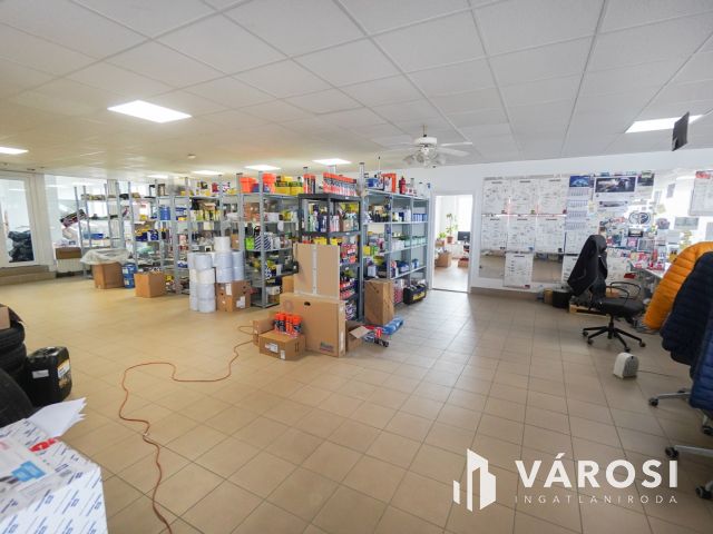 Többfunkciós üzlethelyiség Vértesszőlősön!