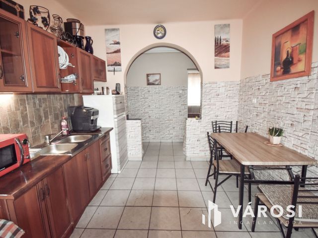 Családi ház Téten