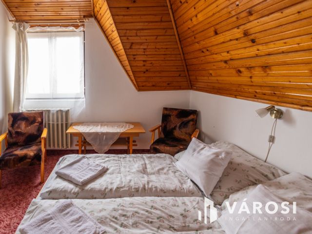 Apartmanház néhány lépésre a Várfürdőtől és a Kastélytól