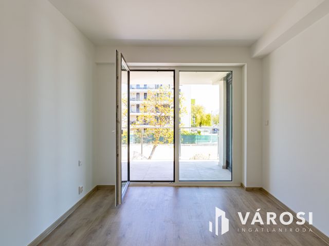 Új építésű, kisebb, megfizethetőbb, Siófok, Ezüstparton