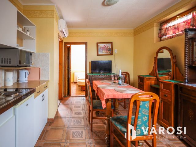 Újszerű, 10 egységből álló apartmanház a Vár tövében