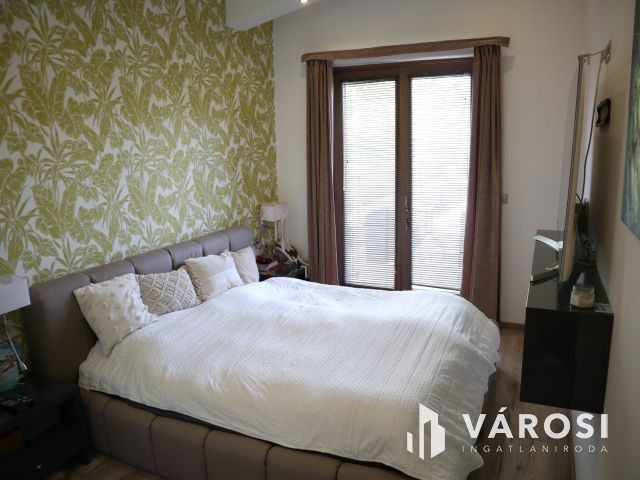 Újszeged csendes utcájában Exkluzív családi ház!