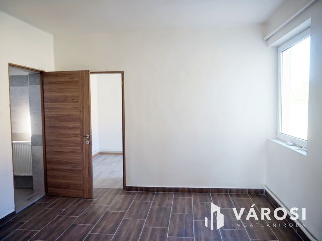 Felújított családi ház bomba áron!