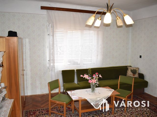 3 szobás családi ház a fürdő mellett!