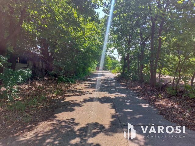 Ipari-logisztikai célokra alkalmas, 3498 m2-es telek, 15.ker