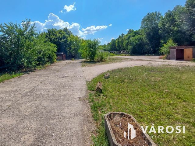 Ipari-logisztikai célokra alkalmas, 3498 m2-es telek, 15.ker