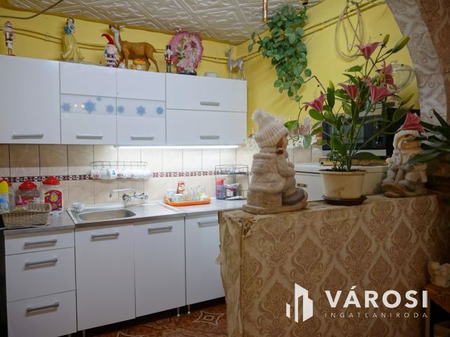 Kiváló elrendezés, beépített tetőtér!