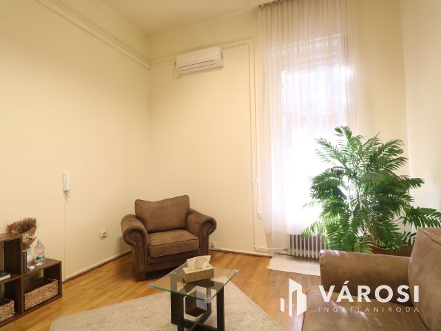 Belvárosi iroda a Szent István téren.