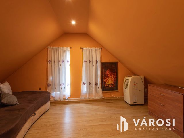 Dönts okosan! - ház és udvar panel helyett!