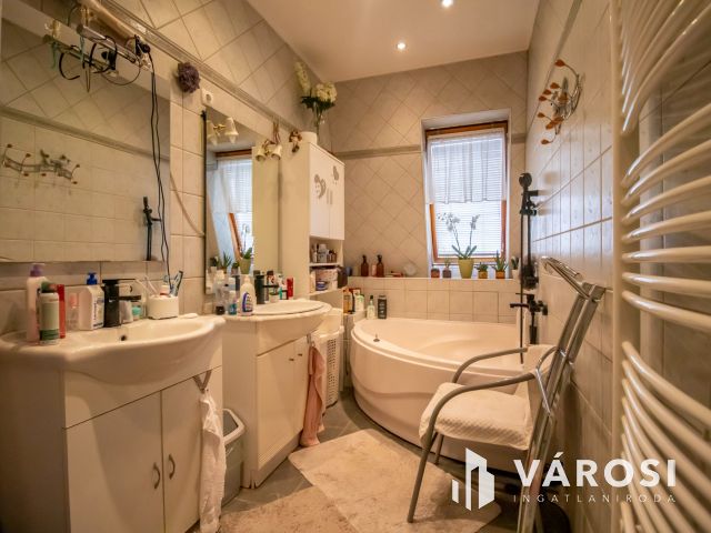 Vidám hangulatú nagy lakás