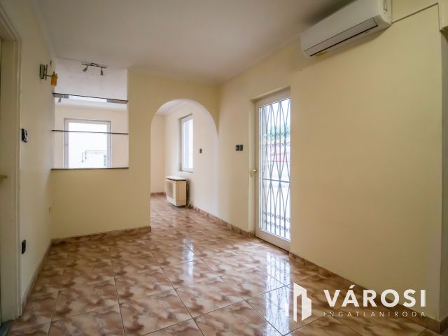 Két lakásos családi ház a Ráchegyen