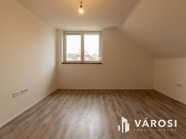 Új Építésű, A+++ Energiabesorolású Ikerház Fél Zsámbékon