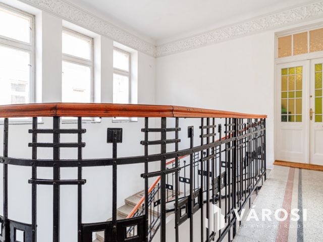 Polgári elegancia, modern kényelem – 1 perc az Anna-kúttól