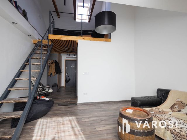 Móravárosi legénylakás garázs lehetőséggel