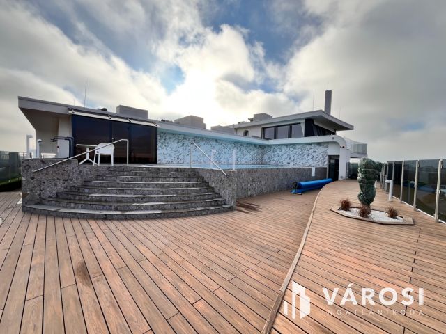 Ébredj a város felett – 91 m² luxus az Egyetem Towerben