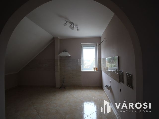 Tágas, jó állapotú ház Vönöckön