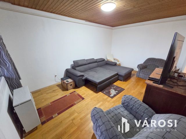 Korrekt lakás jó helyen