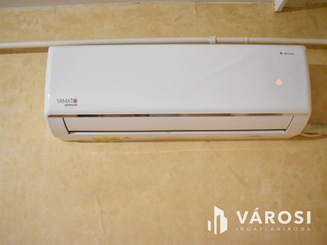 2 szobás, erkélyes lakás a Budapest krt-on!