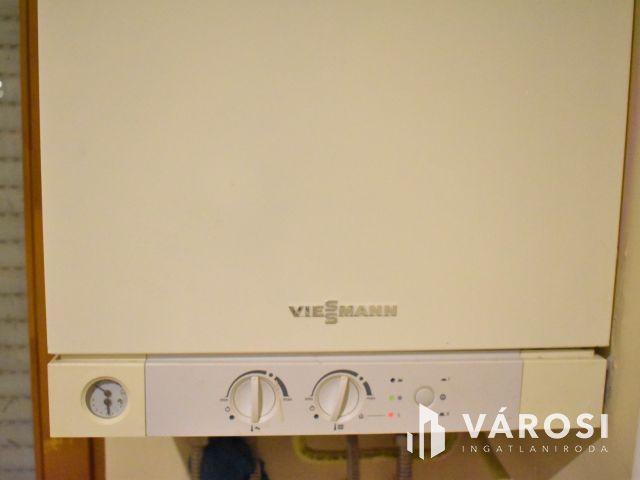 3 szobás felújított lakás egyedi panorámával a központban!