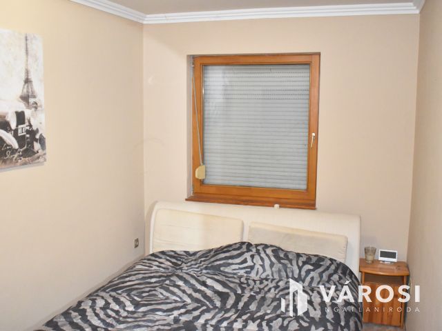 3 szobás felújított lakás egyedi panorámával a központban!