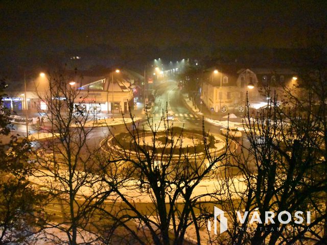 3 szobás felújított lakás egyedi panorámával a központban!
