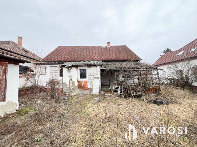 Felújítás alatt lévő családi ház Rákoscsabán!