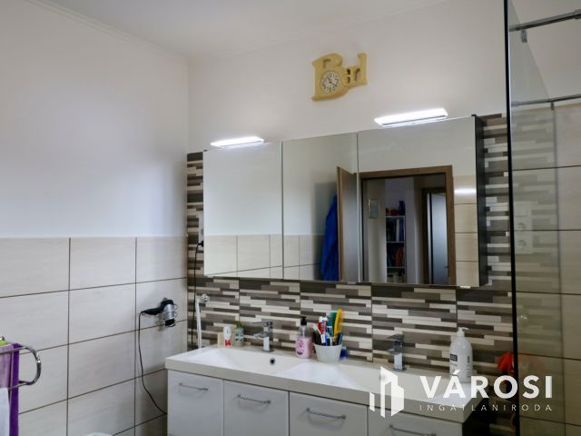 Újszerű családi fészek Győrságon