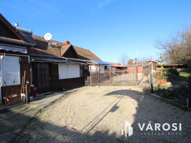 Két generációs ház Tokorcson
