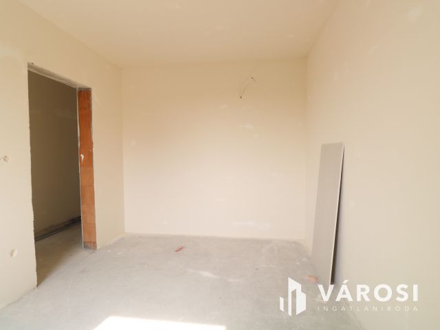 Baktói ikerház,minőségi kulcsrakész kivitelben.