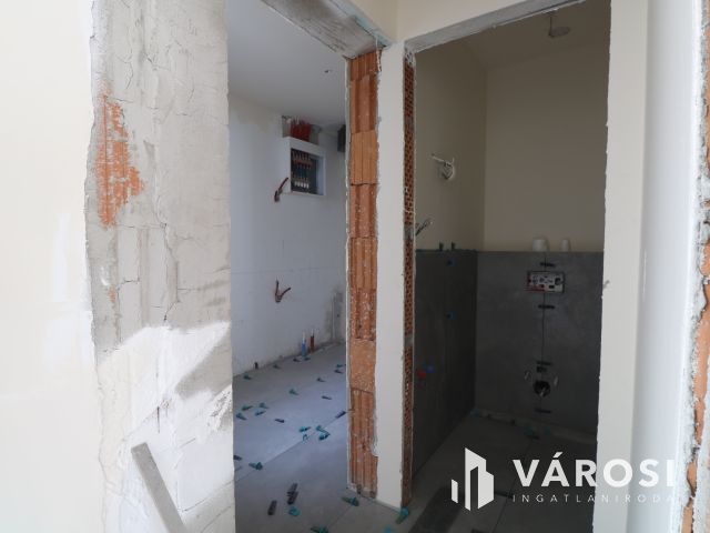 Baktói ikerház,minőségi kulcsrakész kivitelben.