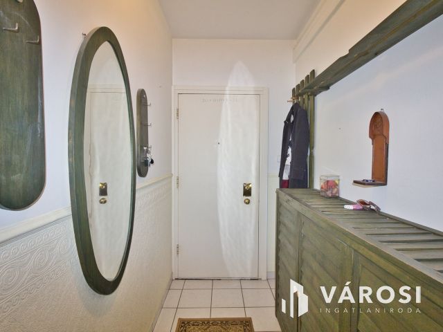 Napfényes 3 szobás lakás Tarjánban.