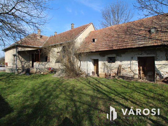 Jó adottságú ház a Sárvárhoz közeli Jákfán