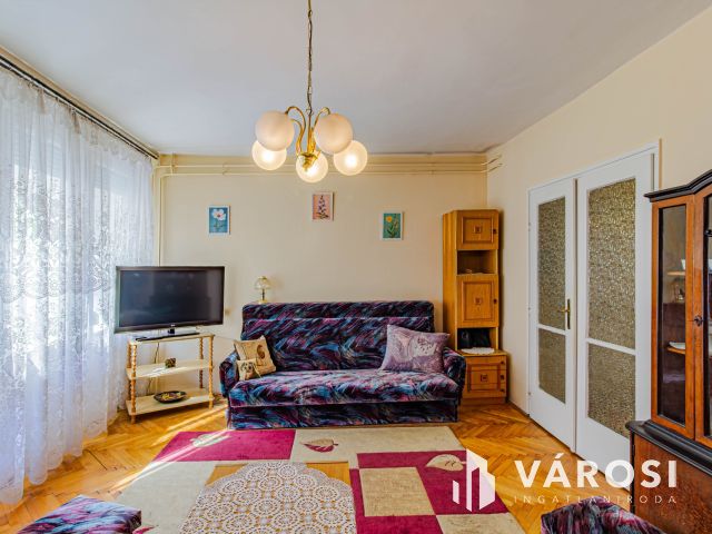 Alul nappali, felül nyugalom – kétszintes otthon garázzsal