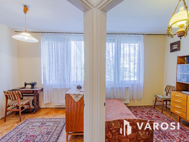 Alul nappali, felül nyugalom – kétszintes otthon garázzsal