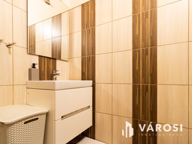 4 szobás otthon és saját vállalkozás egy helyen, Gyulán