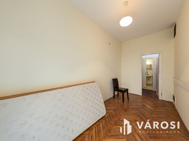 Belvárosi nappali + 1 (2) szobás