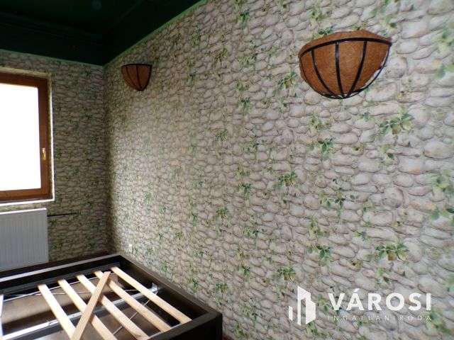 Csendes utcában tágas otthonos ház eladó!