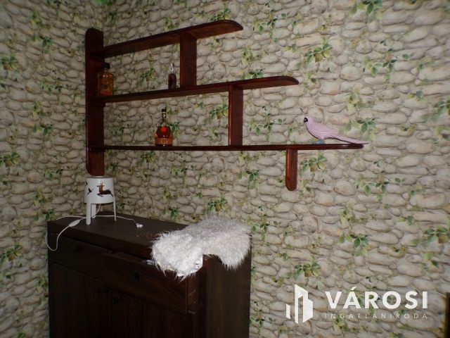 Csendes utcában tágas otthonos ház eladó!