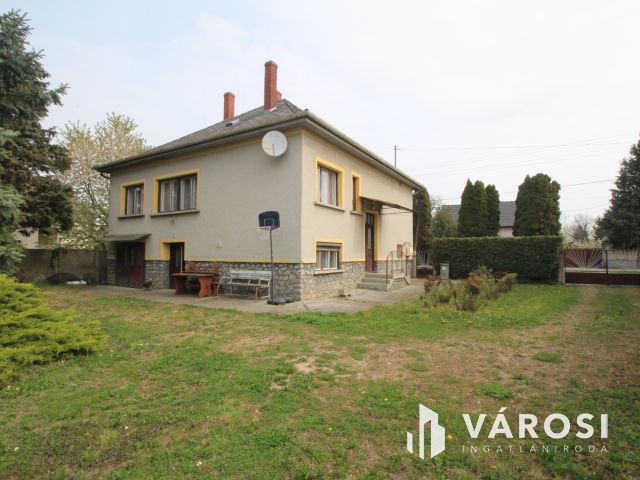 Nagyszerű családi otthon Csepregen!