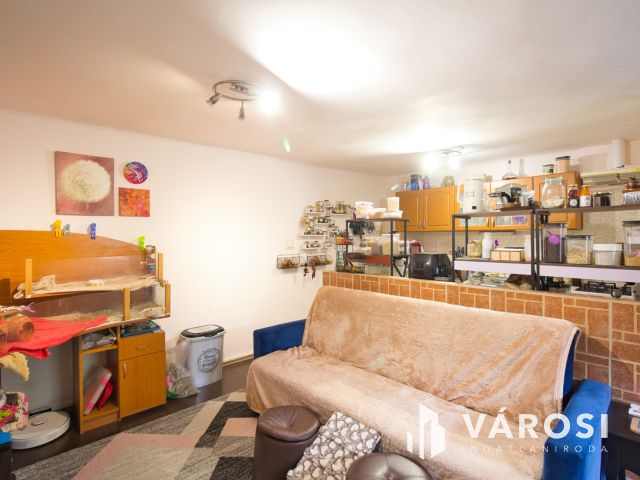 SZEGEDEN Móravároson családi házat kínálok